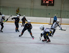 В Благовещенске впервые проходят отборочные игры турнира по русскому хоккею на призы патриарха Московского и всея Руси
