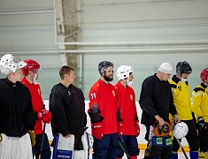 В Благовещенске провели турнир по хоккею с мячом в память об участнике спецоперации