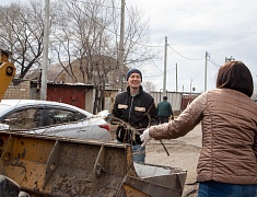 «Город берегу»: жители Благовещенска массово вышли на субботник