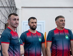 Сотрудники администрации Благовещенска, городской прокуратуры и депутаты сыграли в волейбол