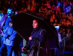 С днём рождения Благовещенск поздравили солист музыкального театра «Геликон-опера» Дмитрий Янковский и оркестр «АмурДжазБэнд»