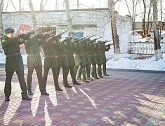 Мемориальную доску в память о герое СВО открыли в школе №10 Благовещенска