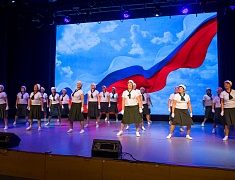 Китайские и русские бабушки станцевали на одной сцене в Благовещенске