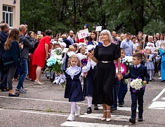 Мэр Олег Имамеев побывал на линейках в нескольких городских школах
