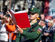 Благовещенские курсанты приняли воинскую присягу на плацу ДВОКУ