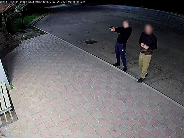 Полиция нашла двух вандалов, разбивших стекло остановки «МОСТ» на Ленина в Благовещенске