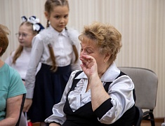 Сухой душ, носилки, сети и нашлемники изготавливают на «Фабрике для СВОих» в Благовещенске