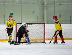 В Благовещенске провели турнир по хоккею с мячом в память об участнике спецоперации