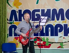 Мэр Благовещенска Олег Имамеев поздравил Автоколонну 1275 с днём автомобилиста