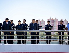 Главы Хэйхэ и Благовещенска возложили цветы на пограничной реке