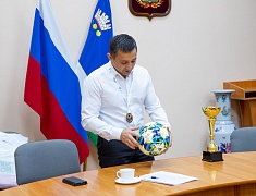 Встреча мэра Олега Имамеева с тренерским составом и футболистами ФК "Благовещенск"