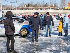 Автомобильные гонки в рамках Международного российско-китайского фестиваля зимних видов спорта