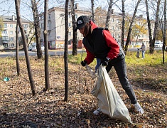 В рамках акции «Город берегу» большой субботник прошел на улице Чайковского