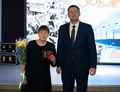 42 медали в честь юбилея Байкало-Амурской магистрали вручили благовещенцам