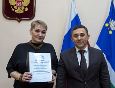 Мэр Благовещенска Олег Имамеев наградил победителей и участников конкурса «Город в праздничном наряде»