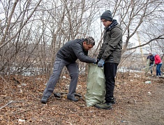 «Город берегу»: жители Благовещенска массово вышли на субботник