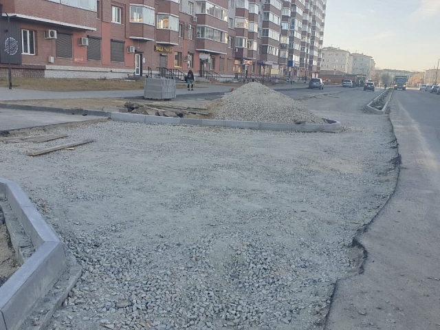 На участке Институтская – Кантемирова в Благовещенске готовят основание под асфальт 