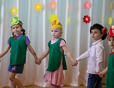 В благовещенском детском саду №67 спортивный флешмоб объединил родителей, детей и педагогов