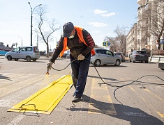 В Благовещенске обновляют дорожную разметку 