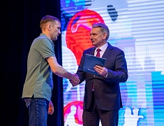  В Благовещенске прошел концерт ко Дню работников бытового обслуживания населения и жилищно-коммунального хозяйства