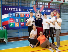 Нормативы комплекса ГТО выполнили педагоги и ученики 26 школы Благовещенска