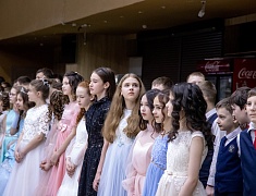 Больше 400 благовещенцев закружил кадетский бал