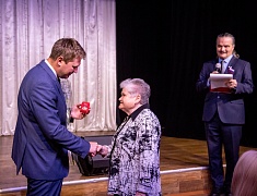 Знаки «50 лет Байкало-Амурской магистрали» вручили благовещенцам