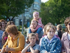 Парад семей и трудовых династий в честь празднования дня рождения Благовещенска