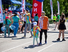 Забег «Я могу» собрал на стадионе «Юность» сотню ребят с ограниченными возможностями здоровья