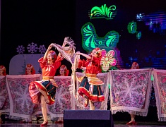 Мэр Благовещенска Олег Имамеев вручил премию одарённым детям по итогам 2022 года