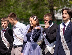 Во всех школах Благовещенска прозвенели последние звонки