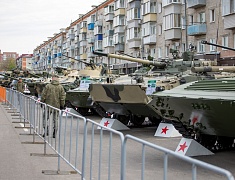 Выставка военной техники ДВОКУ в честь Дня Победы