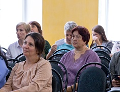 Стартовала традиционная августовская конференция, на которой встретились педагоги и родители