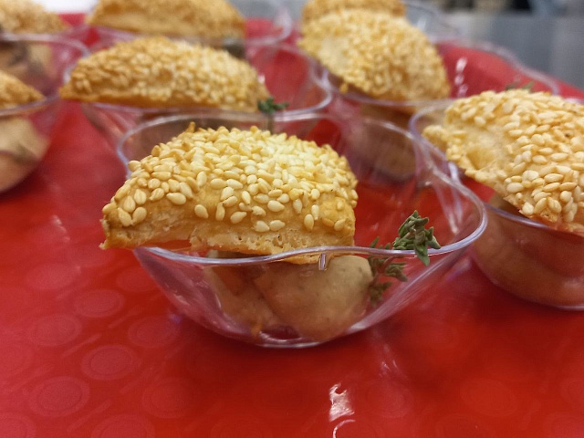 «Принцесса на бобах» и паштет из сои: в Благовещенске шеф-повара научили студентов готовить амурские деликатесы 