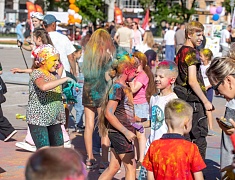 В Благовещенске прошёл семейный праздник «Город счастливых детей»