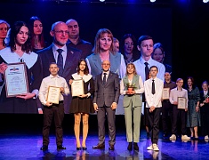 Более сорока одарённых детей получили премию мэра Благовещенска