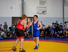 Памятный турнир по вольной борьбе в Благовещенске объединил спортсменов из семи регионов Дальнего Востока