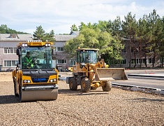Рабочее совещание мэра Благовещенска Олега Имамеева по строительству умной спортивной площадки в Моховой пади