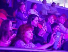 Юные благовещенские фигуристы представили программу «Помним сердцем», посвященную Дню Победы