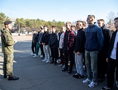 В Благовещенске провели День призывника