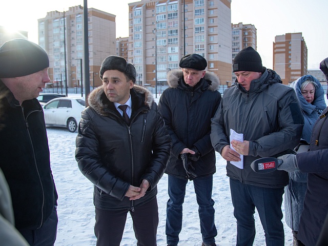 Темпы работ по возведению берегоукрепления Амура и Зеи оценили мэр амурской столицы Олег Имамеев