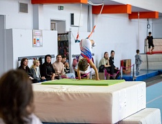 Чемпионат по спортивной гимнастике в Благовещенске посвятили герою СВО