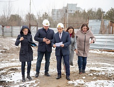 Мэр Благовещенска Олег Имамеев проинспектировал строительство нового корпуса 16 школы на улице Тепличной