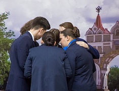 Специалисты управления по развитию потребительского рынка и услуг провели для десятиклассников конкурс КВН