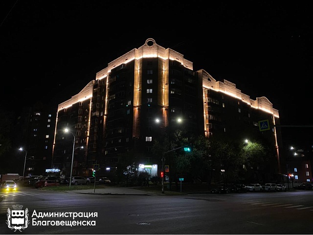 «Лицо» городской многоэтажки на Горького — Пушкина засияло 