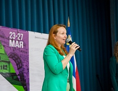 В Благовещенске открыли международный писательско-издательский форум