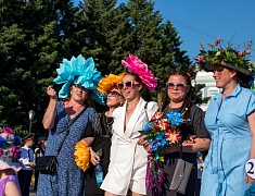 Бал цветов и Семейный бал украсили Благовещенск