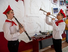 В Благовещенске с 90-летием поздравили Центр эстетического воспитания детей им. В. В. Белоглазова