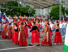Вместе мы – Россия: праздничный концерт прошел в Благовещенске 