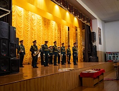 В Благовещенске в честь 84 дня рождения ДВОКУ личному составу вручили награды